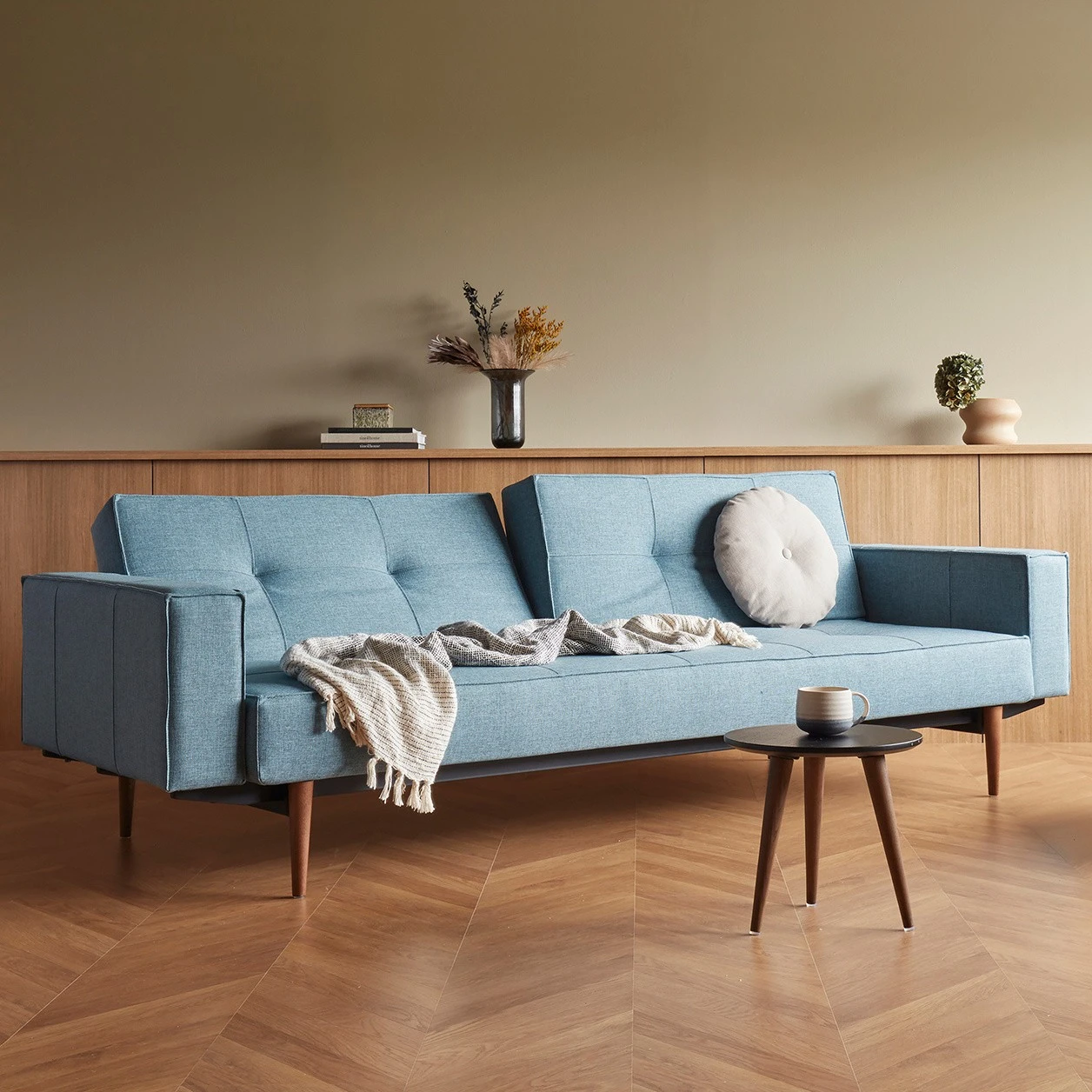 Innovation Splitback Styletto Schlafsofa Mit Armlehnen Holz Dunkel - Image 2