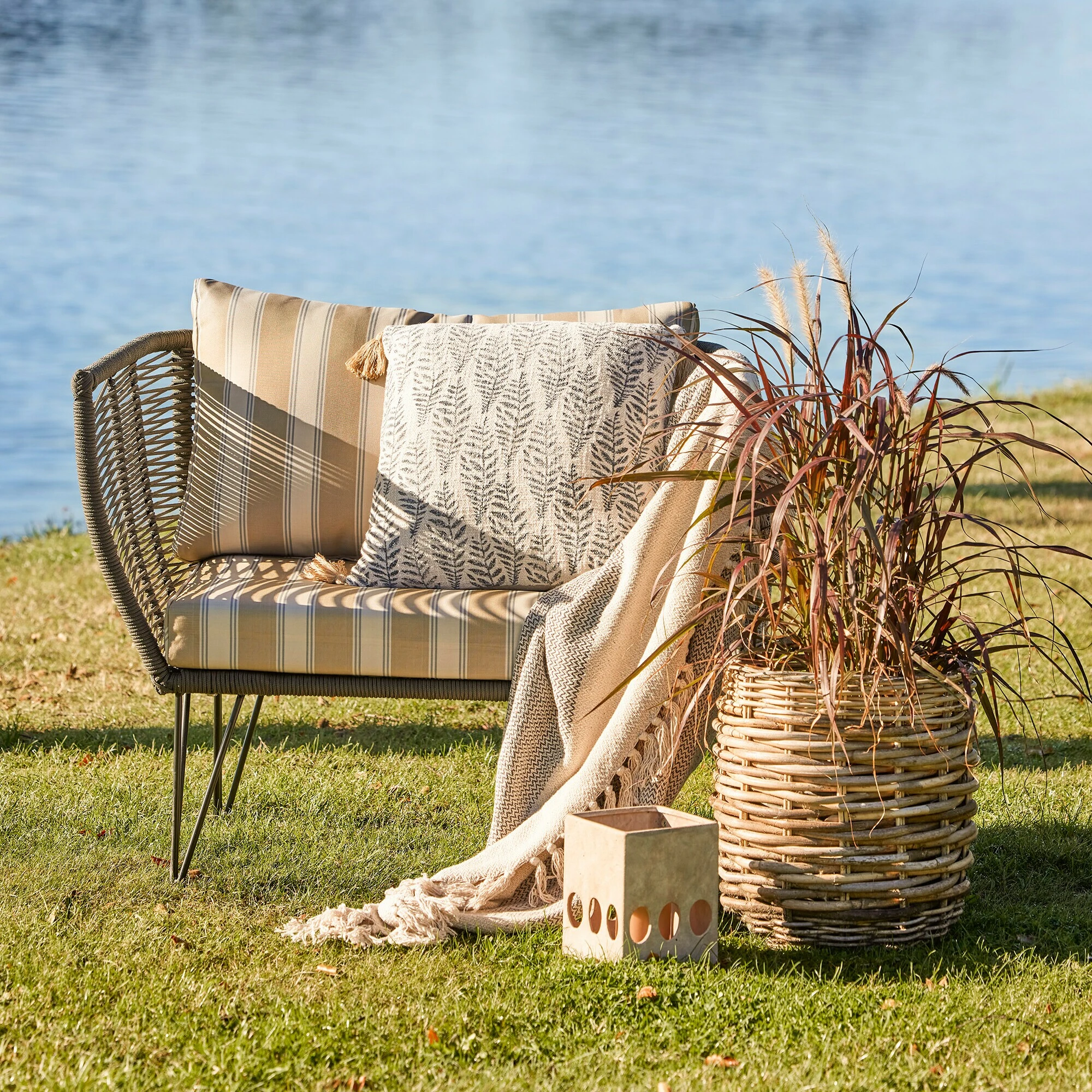 Bloomingville Mundo Lounge Gartensessel - Image 5